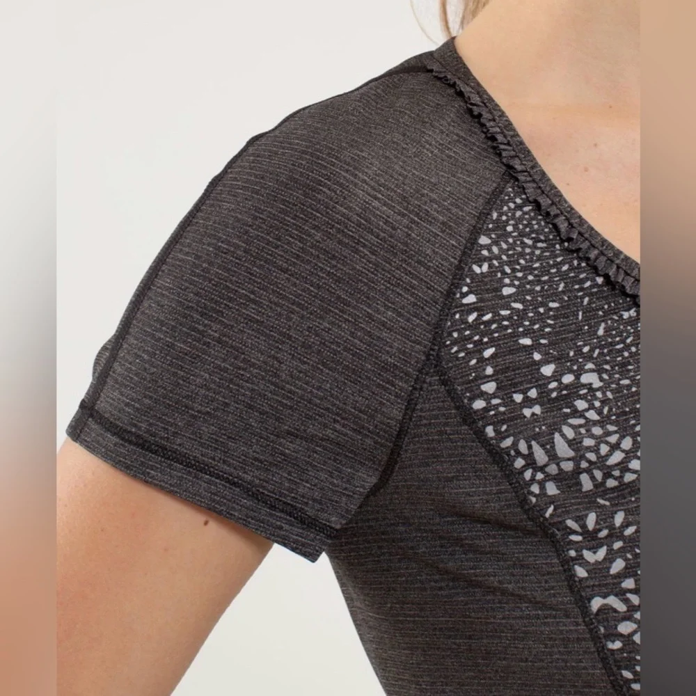 Lululemon Athletica Wild Short sleeve tech t shirt, size 8
